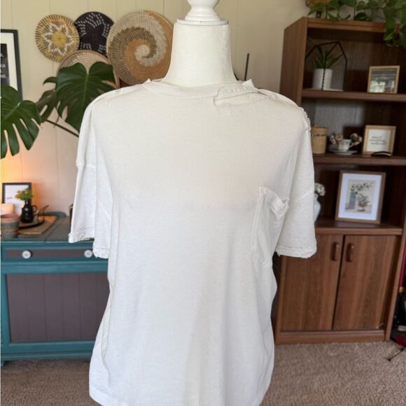 Free People - We The Free - Women’s Ivory Ripped Short Sleeved Tee - XS - Picture 3 of 8